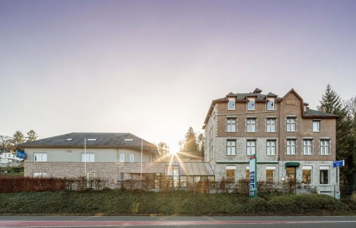New Hotel de Lives