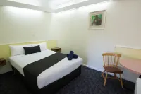 Pioneer Station Motor Inn Hotels in Murray Downs