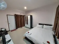 Thana Apartment Hoteller i Khao Khansong