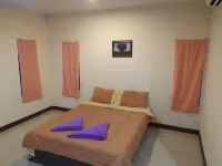 Yamsurl House Resort فنادق في Nikhom Phatthana
