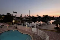 Bayview Plaza Waterfront Resort - Pools