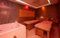 Wellborn Luxury Hotel - spa