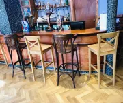 The Six Bells Hotel - bar
