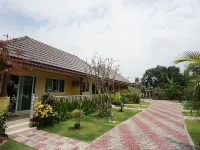 大城府佩尼房子旅館 大城歷史公園附近的飯店
