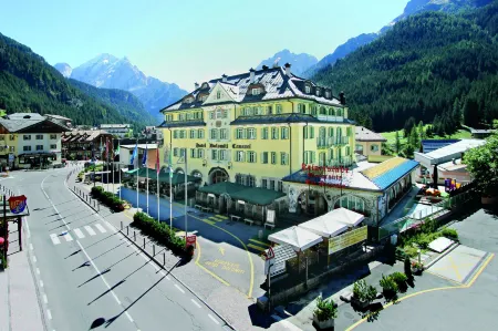 Hotel Dolomiti Schloss