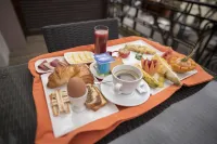 Le Louvre Hotel & Spa - breakfast
