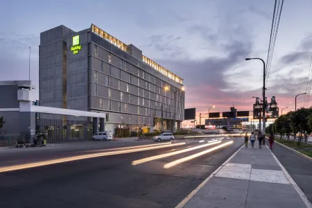 Holiday Inn Lima Airport Отели рядом с Аэропорт Хорхе Чавес