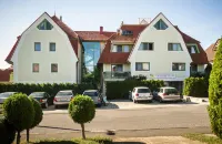 Holiday Club Apartman Hotel Hotels in 