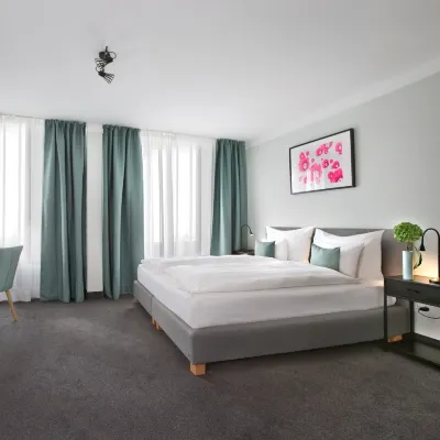 Hotel Rotkreuzplatz Отели рядом с достопримечательностью «Культурный центр BACKSTAGE»