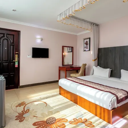 Russell Hotel