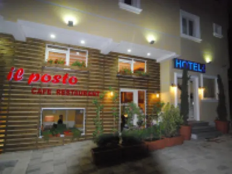 Hotel Town House Hotels near Checkpoint