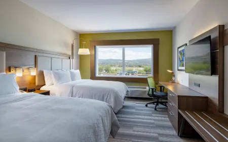 Holiday Inn Express & Suites Kelowna - East
