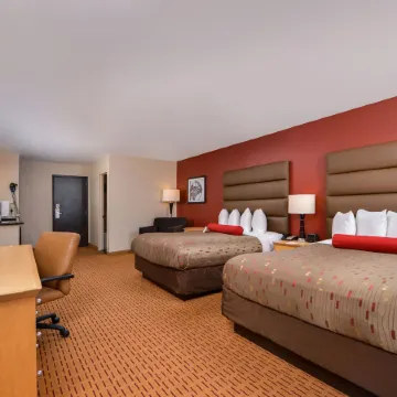 Clackamas Inn and Suites