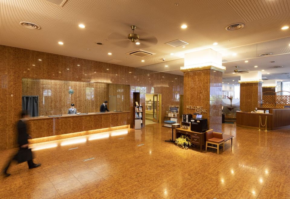 2. 아크 호텔 로열..