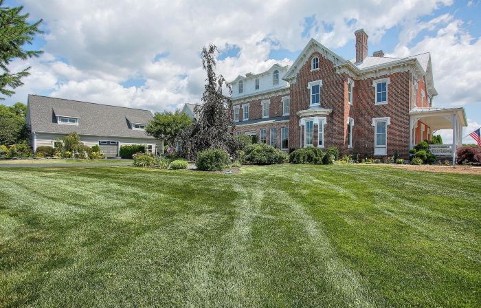 Stuart Manor Bed and Breakfast