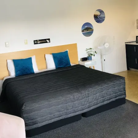 Blue Haven Motel Отели рядом с достопримечательностью «Парк Мемориал»