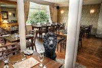 Lion Hotel & Studio Apartments Hotels in Garndolbenmaen