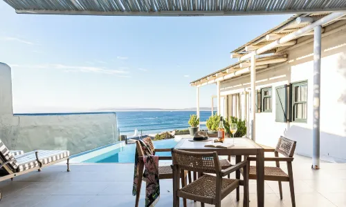 Abalone Hotel & Villa's