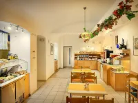 Hotel Golden City Garni Hotels near Prague 3