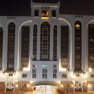 Al Liwan Suites