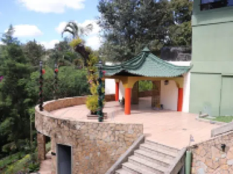 Suites Jardín Imperial Hotels near Plaza Cayala