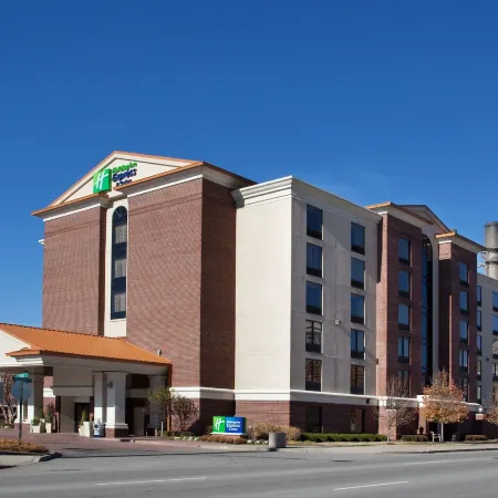 Holiday Inn Express & Suites INDIANAPOLIS DTN-CONV CTR AREA by IHG