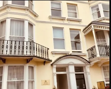 The Charm Brighton Boutique Hotel & Spa Hotel di Brighton dan Hove