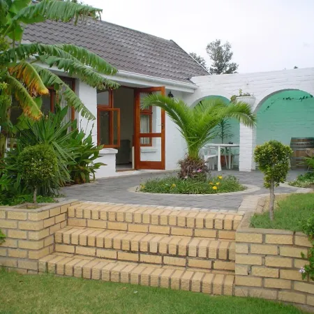 Aberdour Guesthouse Отели рядом с достопримечательностью «Форт Фредерик»