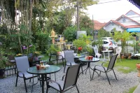 Eat n Sleep Hotel in zona The Future Condo Phuket