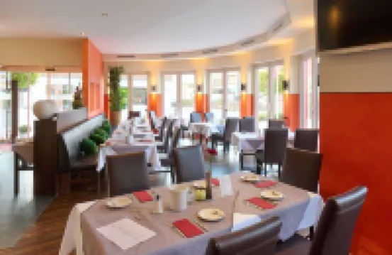 一流的伊甸酒店 - Tirol 的活動和健康酒店在海拔1200米 - 健身室/gym room