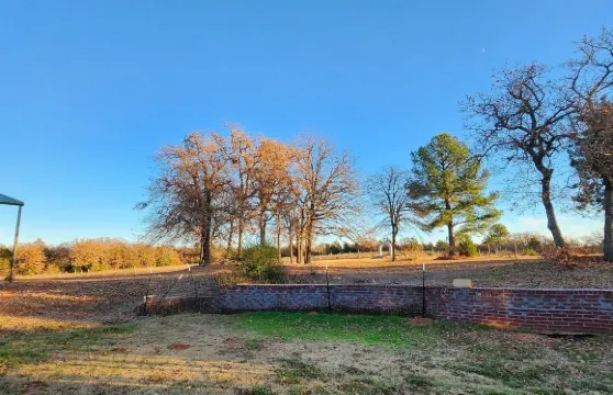 細語松樹旅館民宿