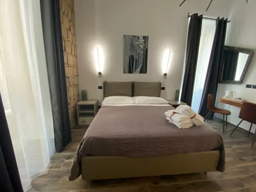 Holiday Guesthouse - Bed and Breakfasts