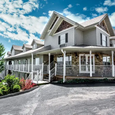 Gazebo Inn Hotels near Ozarks Country