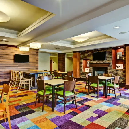 Fairfield Inn & Suites State College