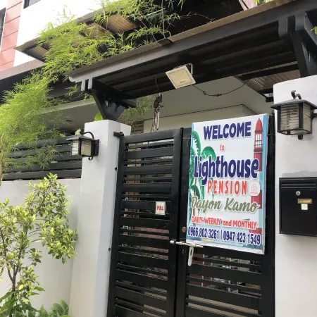 Lighthouse Apartment and Guest Inn