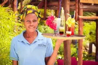 Blue Reef Sport & Fishing Lodge and Bungalows - bar