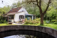 La Petite Foret Cottage in Brussels Countryside Hotel berhampiran Erembodegem