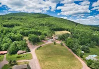 The Haüs Windham - Luxury Suites, Hot Tub, Mountain Views! Hôtels à : Durham