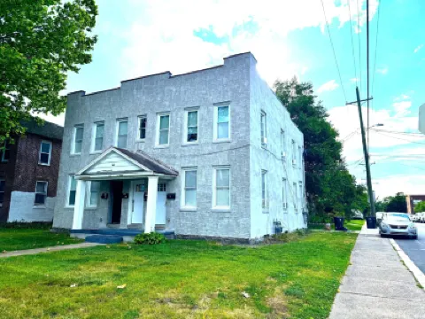 Modern Cozy Unit with King Bed Hotels in 