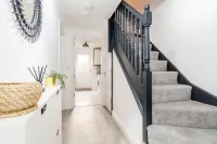 Host & Stay - Davies Close