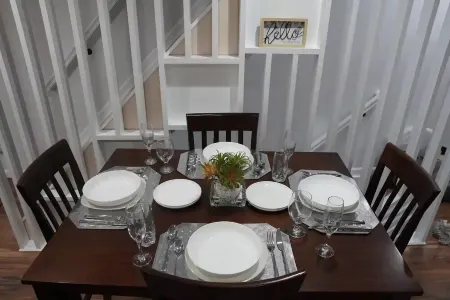 "Serene Escape: Leave Worries Behind" Отели рядом с достопримечательностью «Парк Кирби»