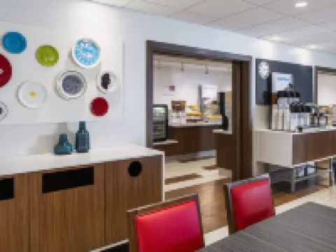 Holiday Inn Express & Suites AIRDRIE-CALGARY NORTH by IHG Hotels in Airdrie