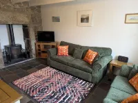 Traditional Fisherman's Cottage with 3 bedrooms Hotels in Mousehole