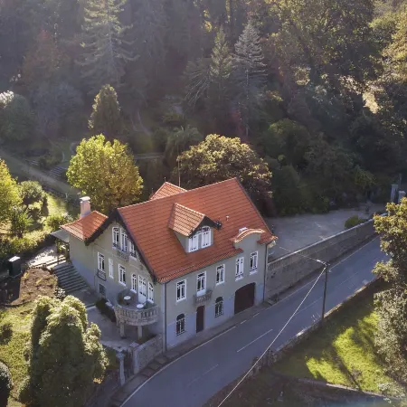 The Grove Houses Отели рядом с достопримечательностью «Замок Гимарайнш»