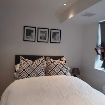 5 Mins to East Croydon Station with Concierge Hotels near East Croydon