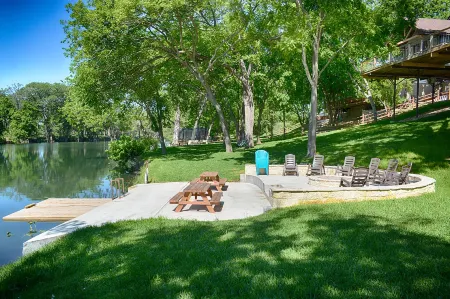 Treetop River Cabins on the Guadalupe River
