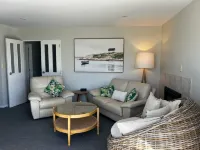 Waiake Beach Apartments Hotels in Orewa