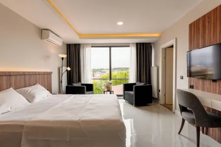 Joyful Hotel By Gnl Отели рядом с достопримечательностью «Cer Modern»