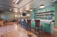 Bonneville Hot Springs Resort & Spa - bar
