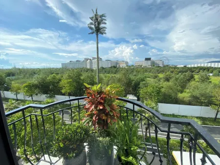 JB Serviced Apartment Phu Quoc Отели рядом с достопримечательностью «Grand World Phu Quoc»